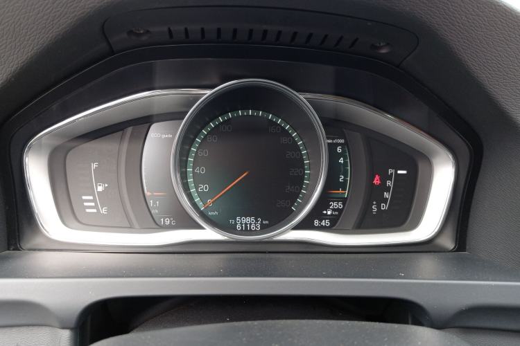 Used Volvo V60 2017 T5 Zhiyi Edition China V Standard Instrument Cluster