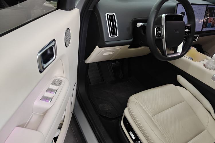 Used Li Auto L7 2023 Pro Model
