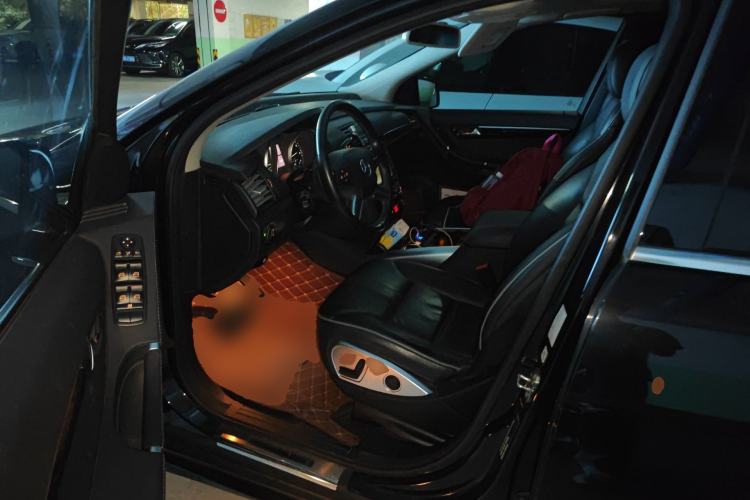 Used Mercedes-Benz R-Class 2017 R 320 4MATIC Business Edition Prestige Model
