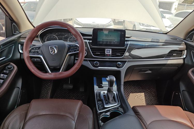 Used Baojun 560 2017 1.5T DCT Flagship Model 7 Seats