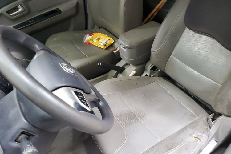 Used BAIC Weiwang M20 2014 1.5L Ultra-Luxury BJ415B Left Front Seat