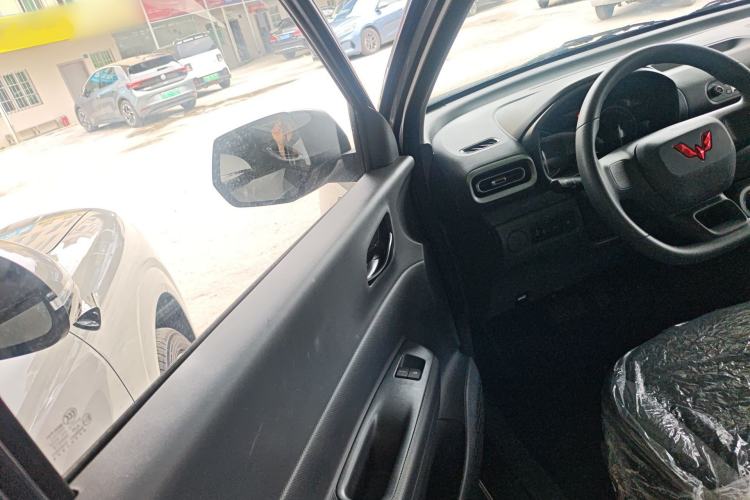 Used Wuling Hongguang New Energy 2024 All-Electric Model 300KM Practical Version Driver Seat