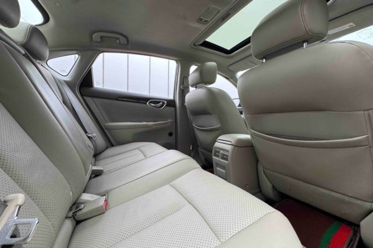 Used Nissan Sylphy 2012 1.8XL CVT Luxury Edition Interior 8