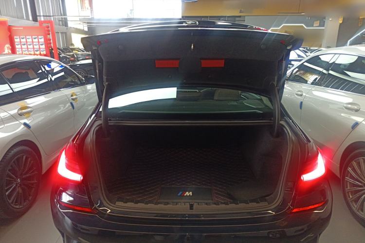 Used BMW 3 Series 2021 Second Facelift 325Li M Sport Night Edition Package
