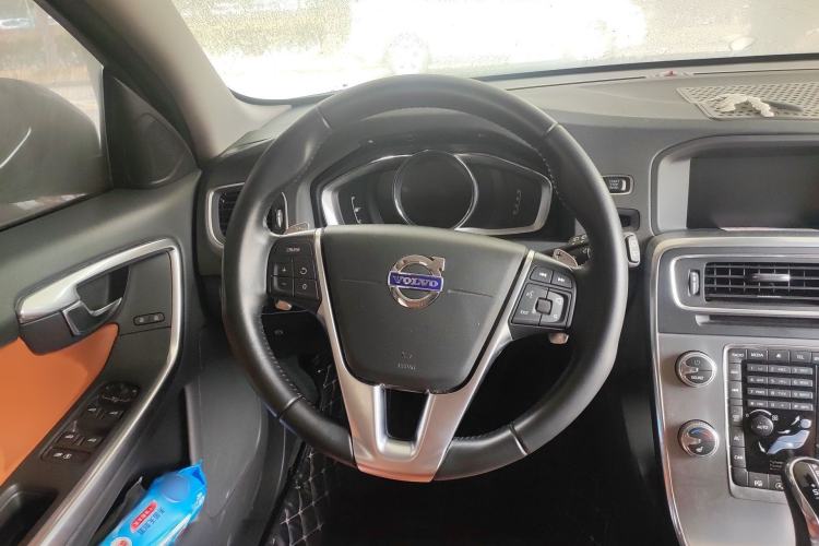 Used Volvo V60 2017 T5 Zhiya Edition China V Standard