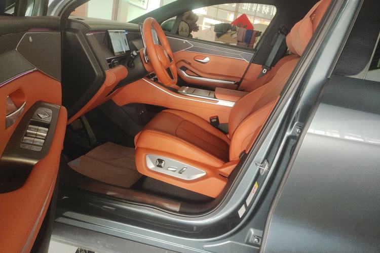 Used BYD Tang L 2025 DM 175KM Drone Player Edition Left Front Seat