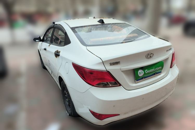 Used Hyundai Verna (older generation) 2014 1.4L Manual Smart GLS Trim Rear Left 45 Deg