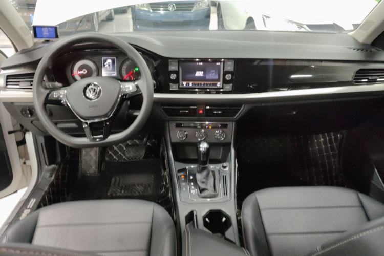 Used Volkswagen Lavida 2018 1.5L Automatic Comfort Edition China V Standard Center Console