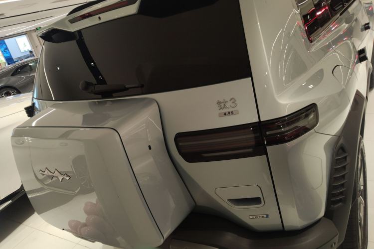 Used Formula Leopard Titanium 3 2025 501KM All-Wheel Drive Intelligent Driving Ultra Version
