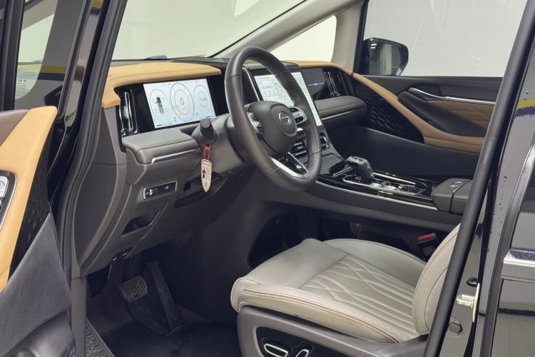 Used GAC Trumpchi M8 2024 Master Series 400T Prestige Edition Interior 3