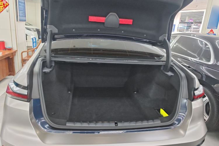 Used BMW 7 Series 2023 740Li Leading Model M Sport Package Trunk