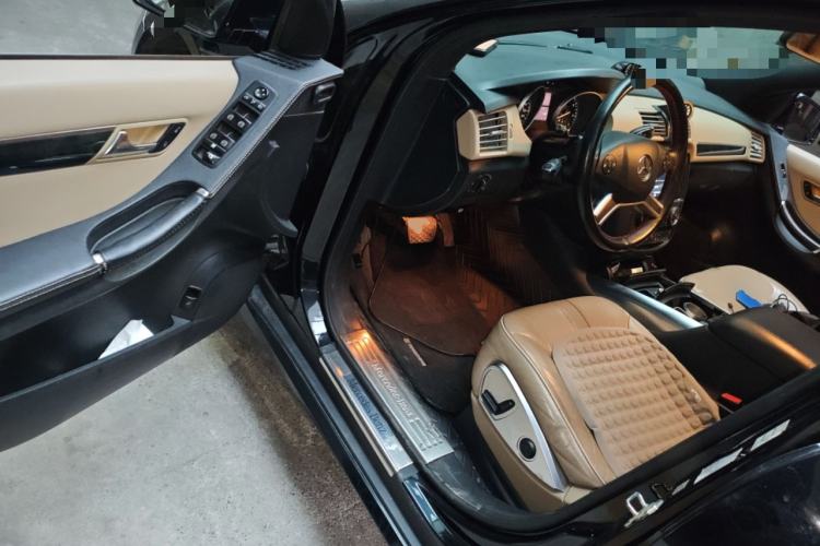 Used Mercedes-Benz R-Class 2014 R 400 4MATIC Business Model Driver Seat