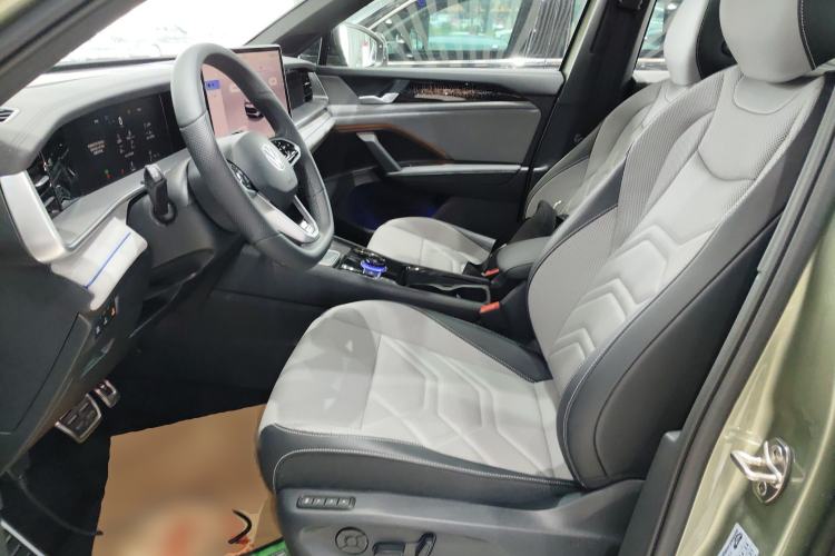 Used Volkswagen Tayron 2025 Tiguan L 380TSI 4Motion Luxury Easy Package Left Front Seat