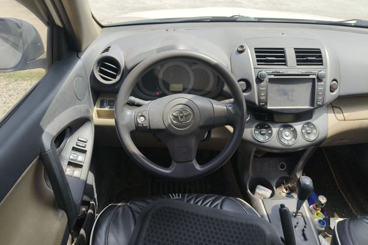 Used Toyota RAV4 2013 2.0L CVT Two-Wheel Drive Urban Edition Steering Wheel