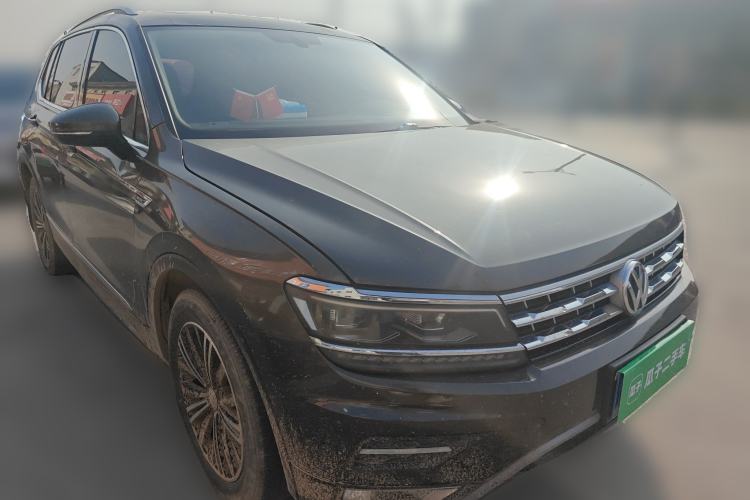 Used Volkswagen Tiguan L 2018 380TSI Automatic All-Wheel Drive Luxury Edition Front Right 45 Deg