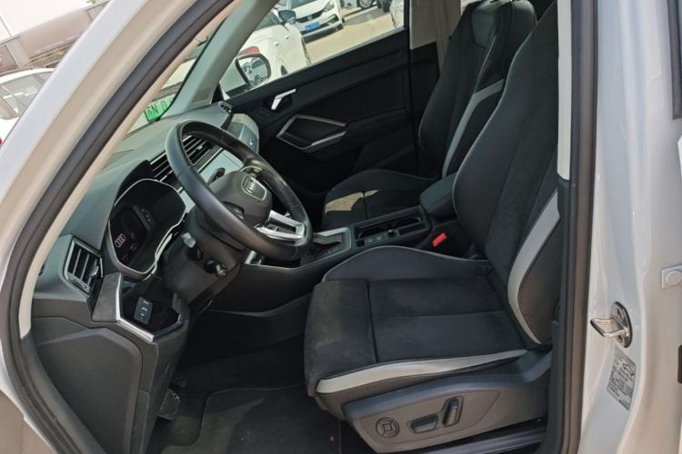 Used Audi Q3 2019 35 TFSI Advanced Dynamic Edition
