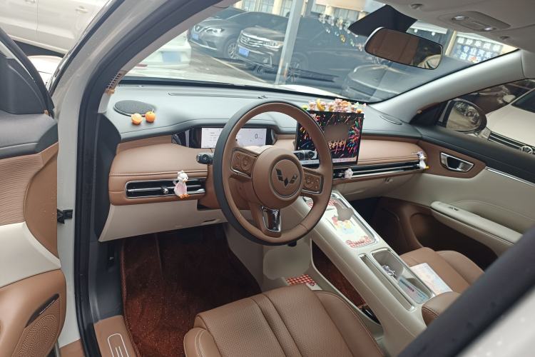 Used Wuling Bingo S 2025 Model 325km Deluxe Edition Center Console