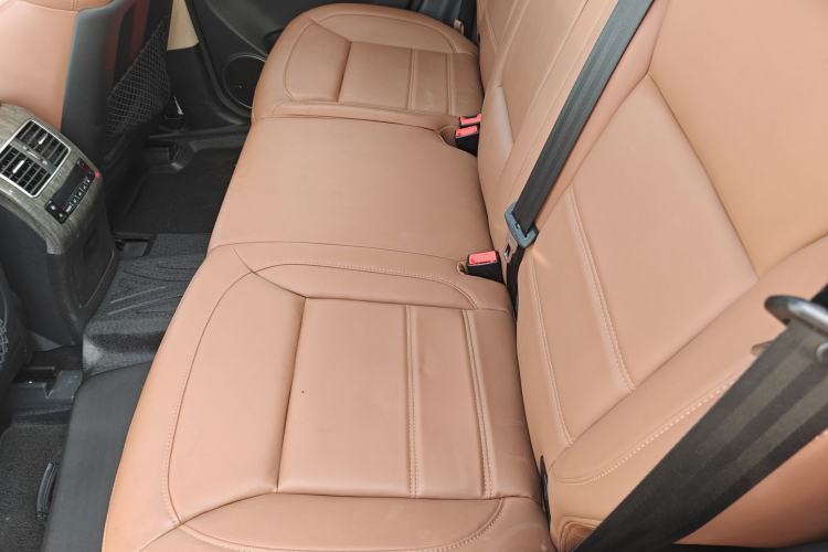 Used Haval H8 2015 2.0T Four-Wheel Drive Elite Model
