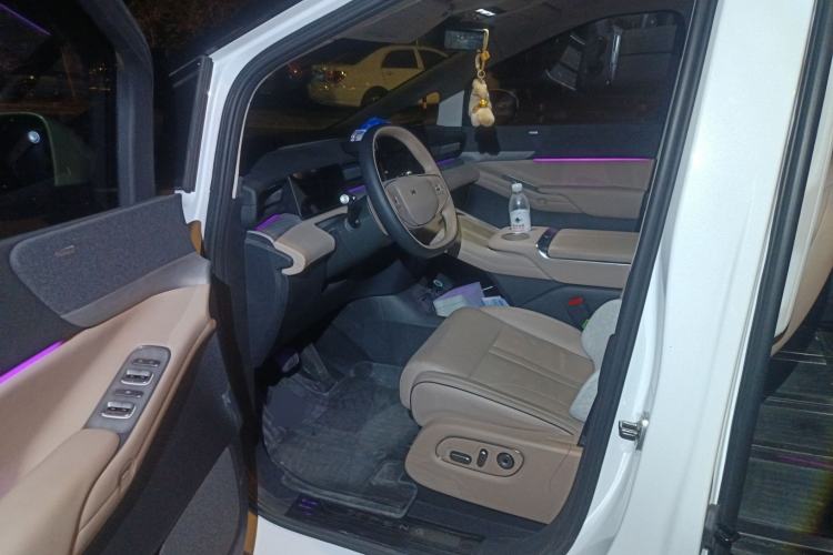 Used XPeng X9 2024 610 Long-Range Max