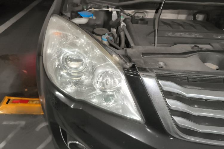 Used Haval H6 2014 Upgraded Model 1.5T Manual Two-Wheel Drive Elite Version Right Front Headlight