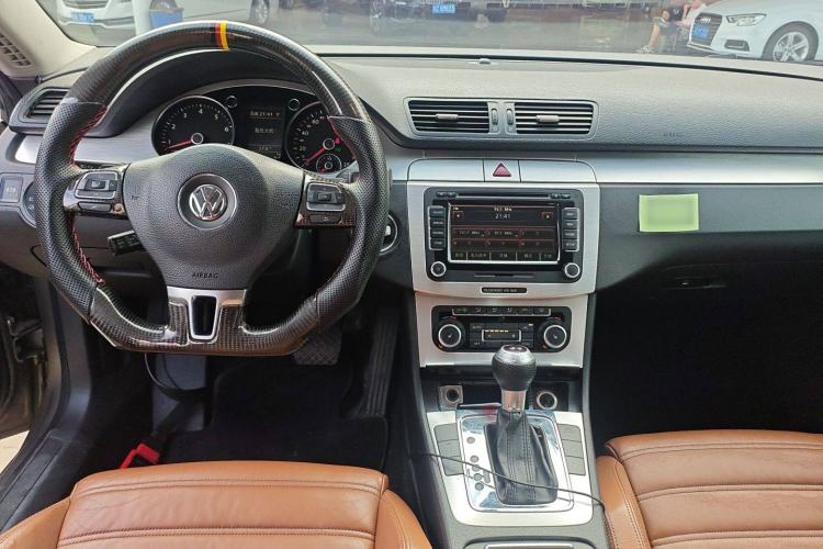 Used Volkswagen CC 2009 3.6 FSI Top-Trim Version Center Console