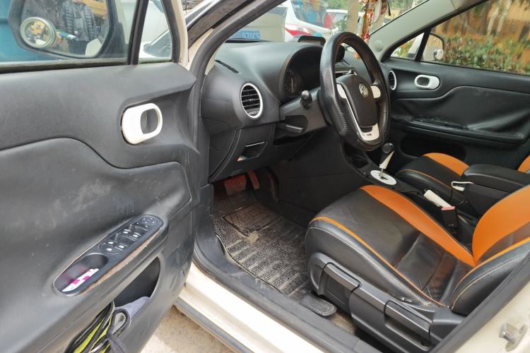 Used MG 3 2011 Xross 1.5L Luxury Edition Driver Seat