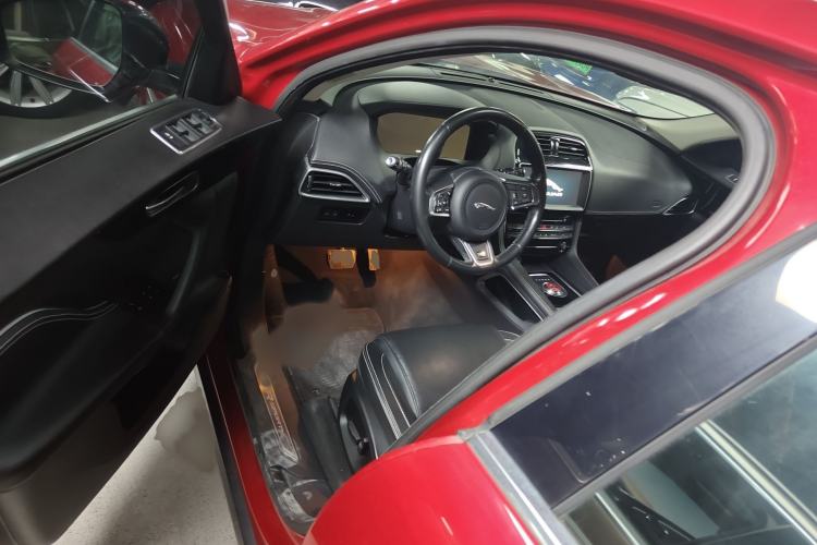 Used Jaguar F-PACE 2016 2.0T Two-Wheel-Drive R-Sport Sport Edition
