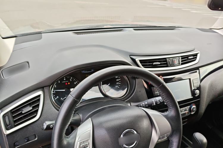 Used Nissan Qashqai 2017 2.0L CVT Smart Enjoyment Version China VI Standard Center Console