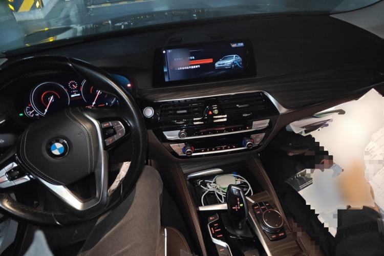 Used BMW 5 Series New Energy 2019 530Le Luxury Package Center Console