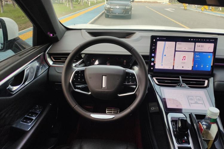 Used Wey Mocha 2021 2.0T Two-Wheel-Drive Ultra-Strong Version Steering Wheel