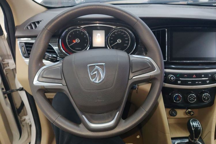 Used Baojun 730 2016 1.5L Manual Comfort Version 7 Seats China V Emission Standard Steering Wheel