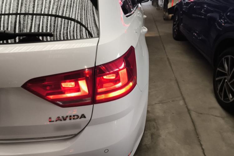 Used Volkswagen Gran Lavida 2017 180TSI DSG Comfort Edition Right Rear Taillight
