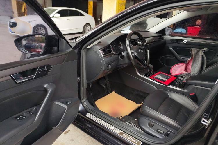 Used Volkswagen Passat 2016 330TSI DSG Luxury Edition Driver Seat