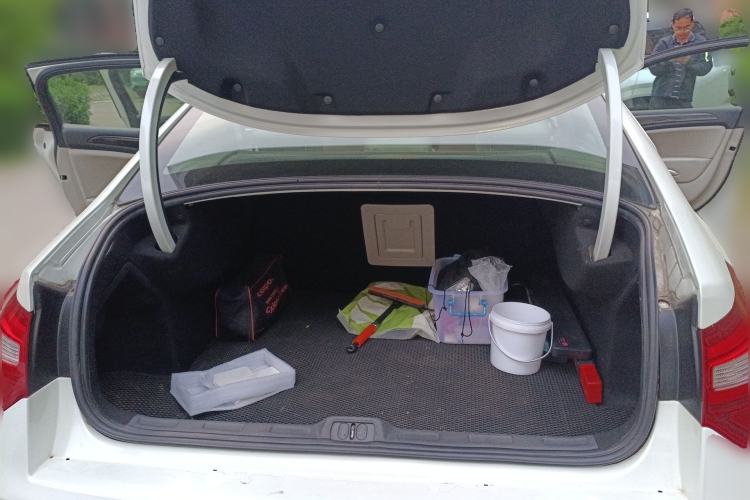 Used Citroen C5 2014 2.0L Automatic Luxury Edition Trunk