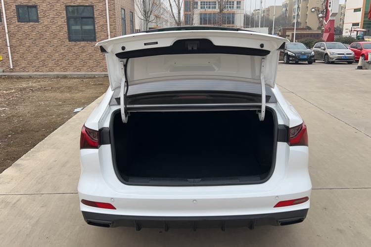 Used Roewe i5 2023 1.5L Manual Excellence Edition