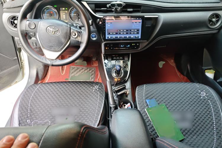 Used Toyota Levin 2017 Revised Dual-Engine 1.8H GS E-CVT Elite Sunroof Version China V Standard Center Console