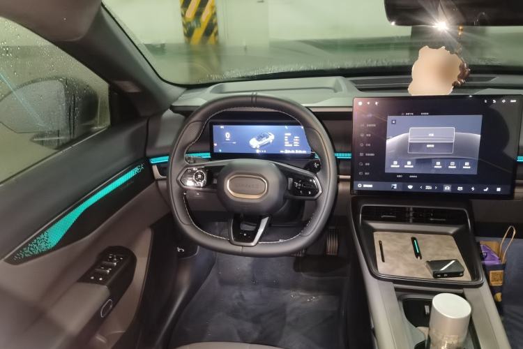 Used Lynk & Co 07 2024 EM-P 126 Long-Range Halo Steering Wheel