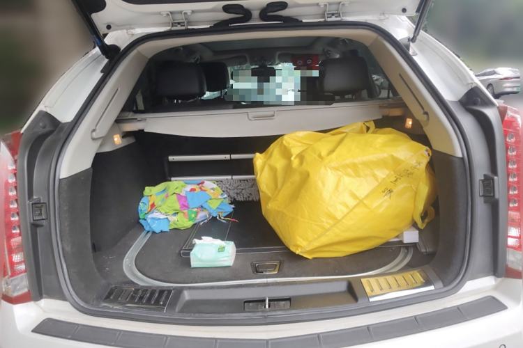 Used Cadillac SRX 2015 3.0L Elite Model Trunk