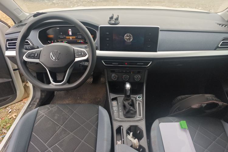 Used Volkswagen Lavida 2024 1.5L Automatic DeYi Edition Center Console