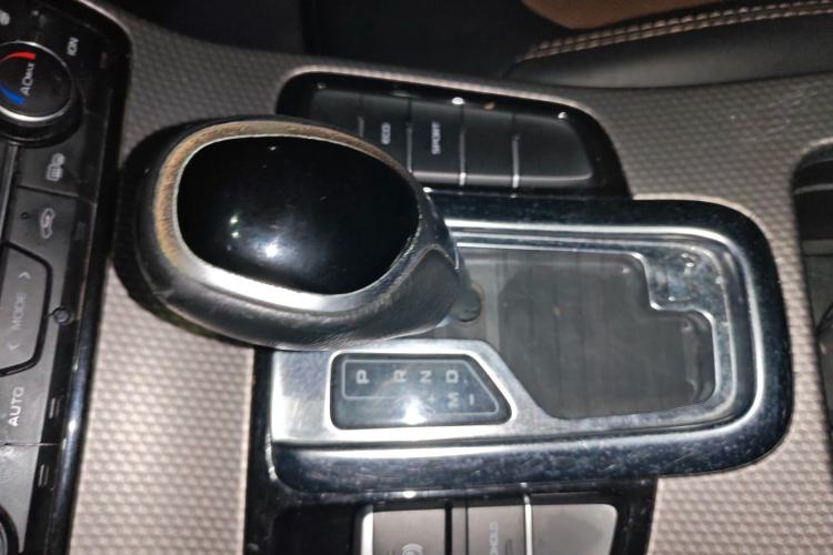 Used Geely Auto Emgrand GS 2016 Sport Edition 1.3T Automatic ZhenShang Model Gear Lever