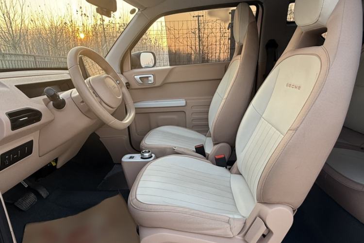 Used Geely Galaxy Panda 2023 Panda Mini 200km Endurance Bear
