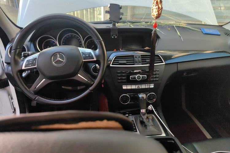 Used Mercedes-Benz C-Class 2013 C 180 Classic Grand Edition Center Console