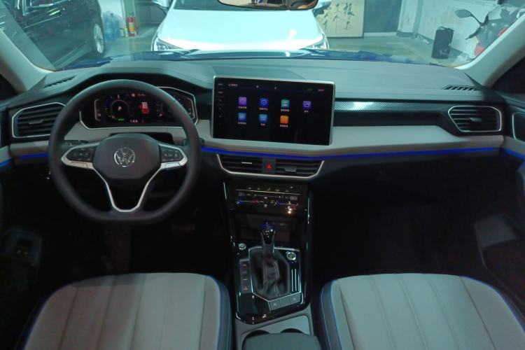 Used Volkswagen Tayron GTE Plug-in Hybrid 2023 280TSI Luxury Plus Advanced Edition Center Console