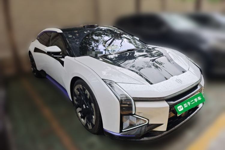 Used HiPhi Z 2023 Five-Seater Version Front Right 45 Deg