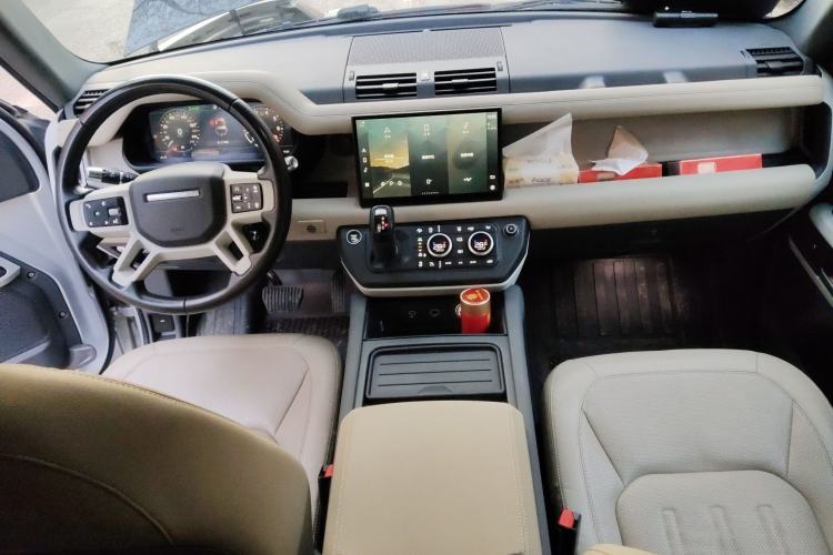 Used Land Rover Defender 2022 90 3.0T P400 XS Center Console