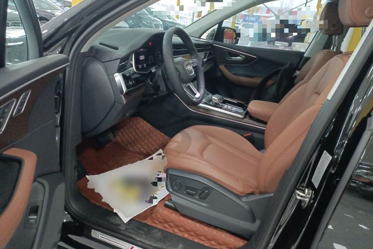 Used Audi Q7 2023 45 TFSI quattro S line Sport model
