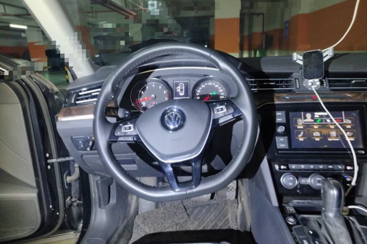 Used Volkswagen Magotan 2019 330TSI DSG Luxury Model China V Standard Steering Wheel