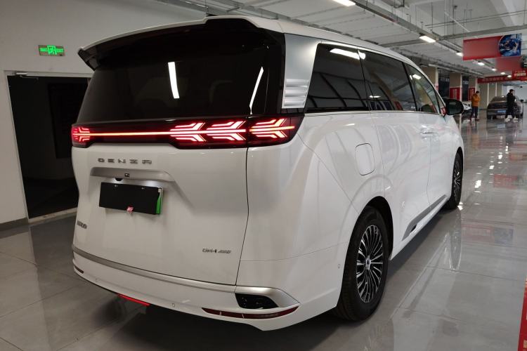 Used Denza D9 2022 DM-i 970 Four-Wheel Drive Flagship Model
