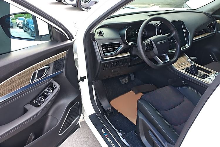 Used JETOUR X70 2020 1.5T DCT Comfort Edition 7-Seater