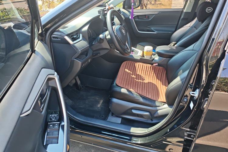 Used Toyota Wildlander 2024 2.0L CVT Two-Wheel Drive Leading Edition
